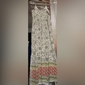 LOFT Floral bohemian woman junior floralMaxi Dress - Cream and Gray. Size 10P.